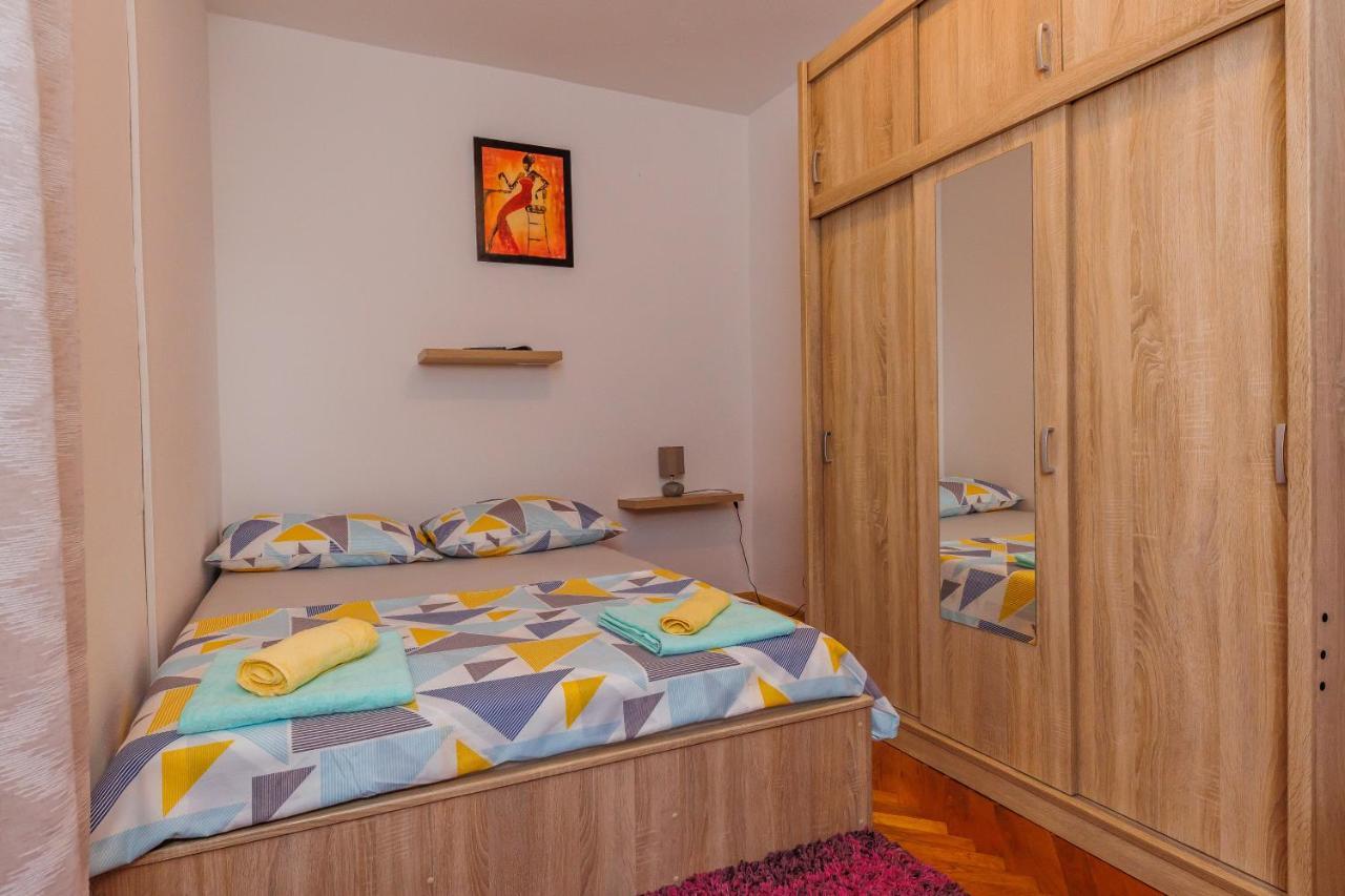 Ferienwohnung Apartman Mali Jure Kaštela Exterior foto