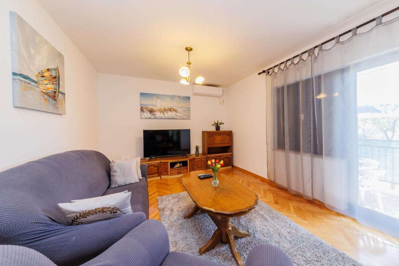 Ferienwohnung Apartman Mali Jure Kaštela Exterior foto