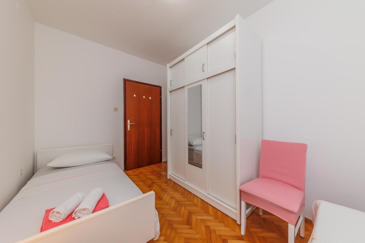 Ferienwohnung Apartman Mali Jure Kaštela Exterior foto