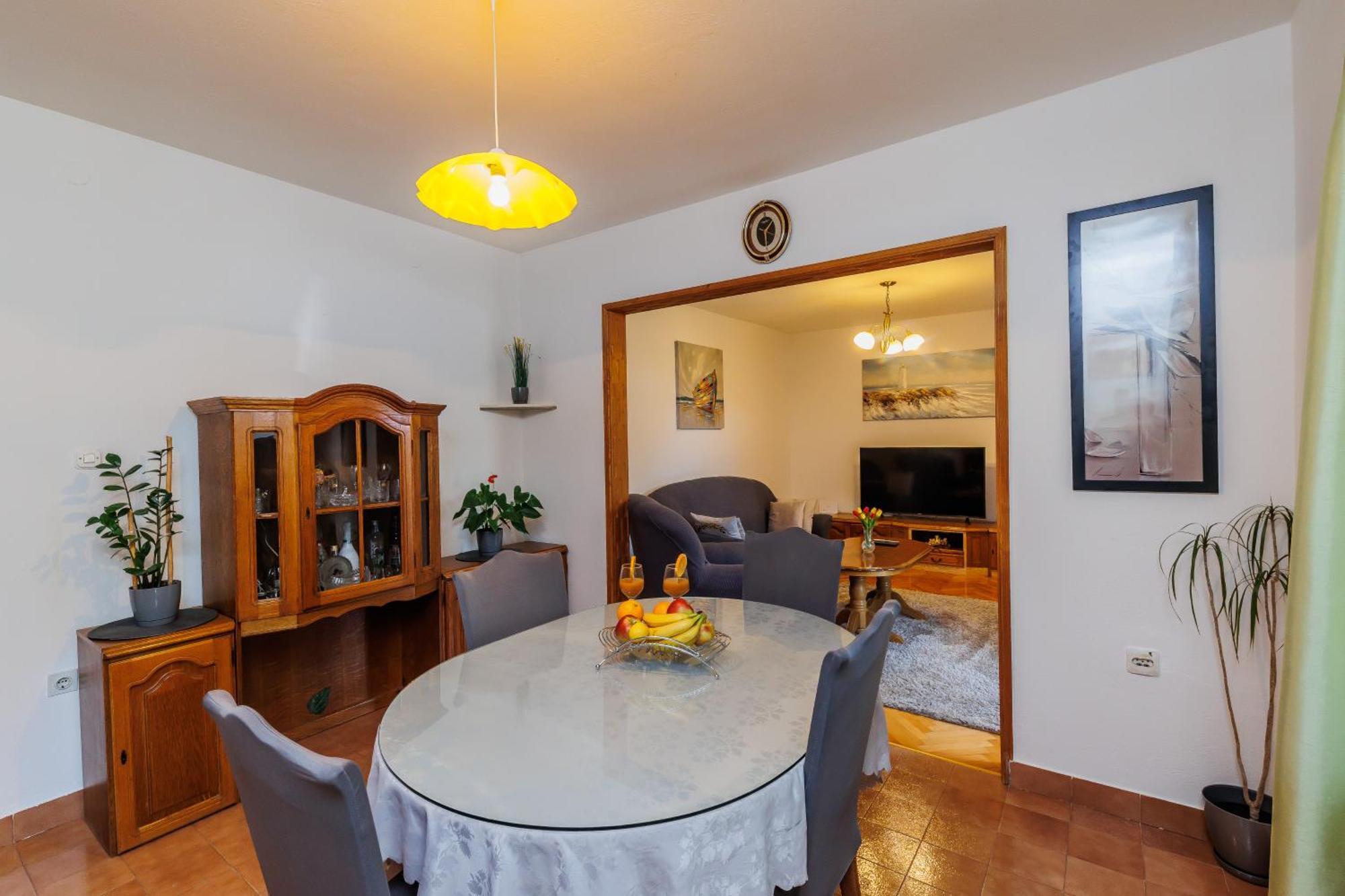 Ferienwohnung Apartman Mali Jure Kaštela Exterior foto