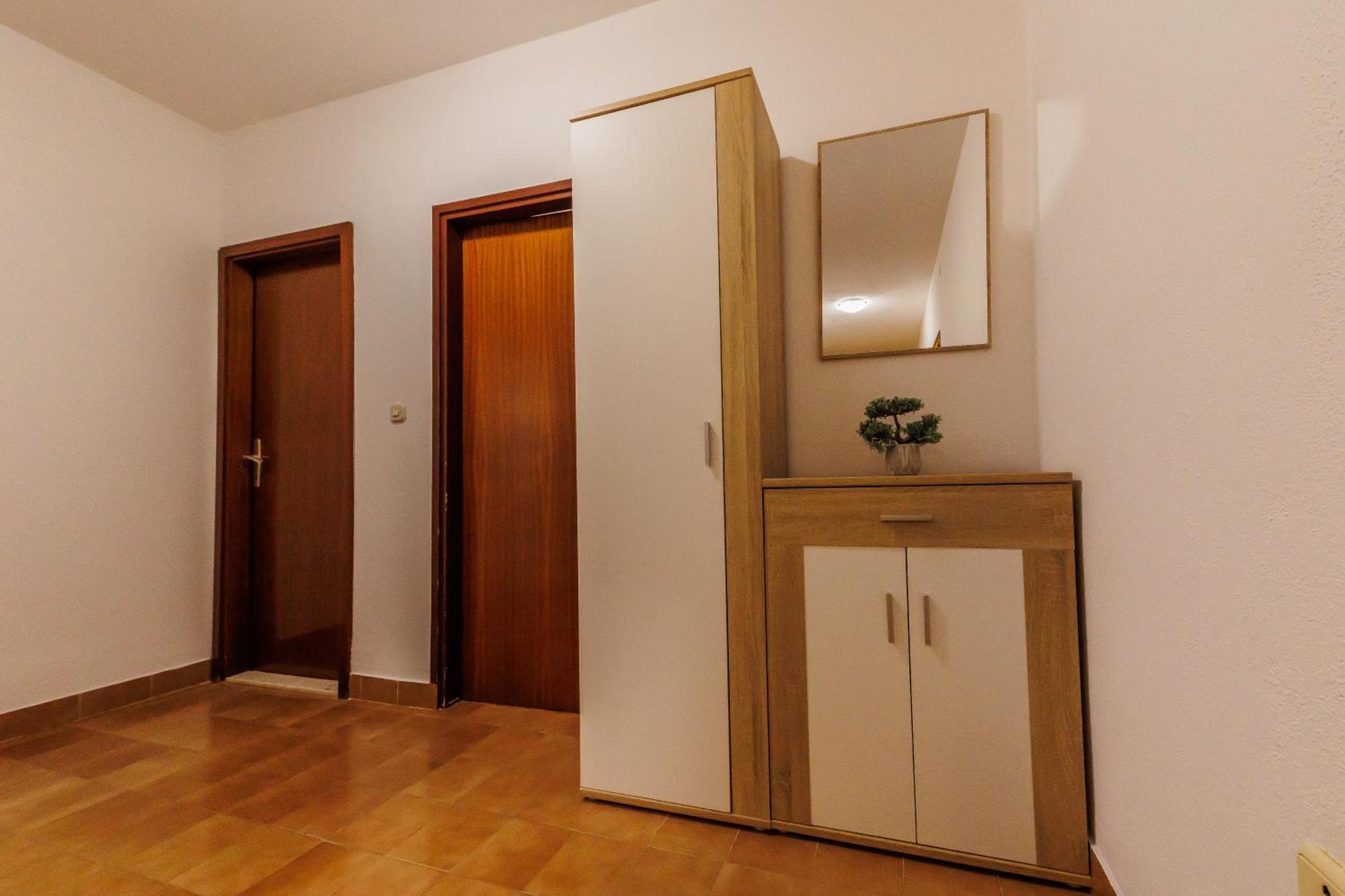 Ferienwohnung Apartman Mali Jure Kaštela Exterior foto